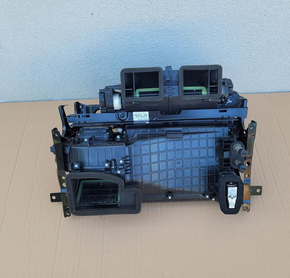 NAGRZEWNICA SCANIA R NGT NM. 2662616 - Calefacción/ Ventilación para Camión: foto 1 NAGRZEWNICA SCANIA R NGT NM. 2662616 - Calefacción/ Ventilación para Camión: foto 1