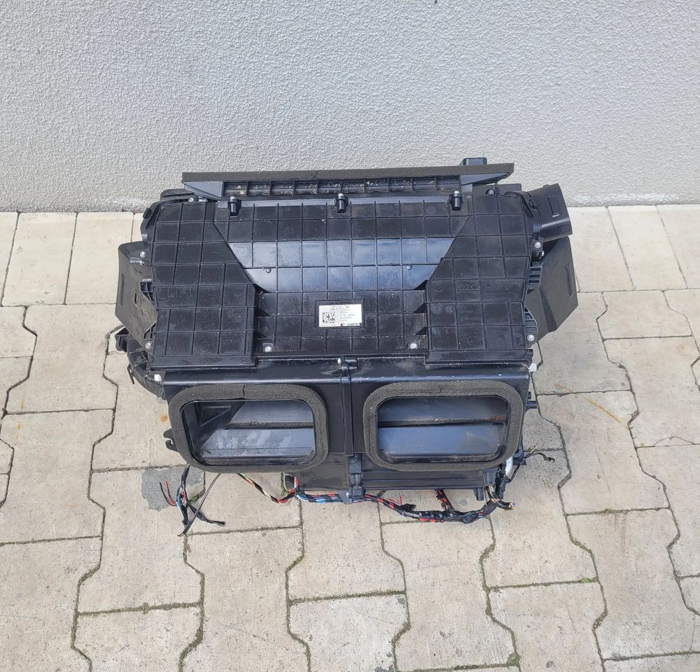 OBUDOWA NAGRZEWNICY NAGRZEWNICA DAF XF 106 LIFT 2255994 ORYGINAŁ CHWALIM116 - Calefacción/ Ventilación para Camión: foto 1 OBUDOWA NAGRZEWNICY NAGRZEWNICA DAF XF 106 LIFT 2255994 ORYGINAŁ CHWALIM116 - Calefacción/ Ventilación para Camión: foto 1