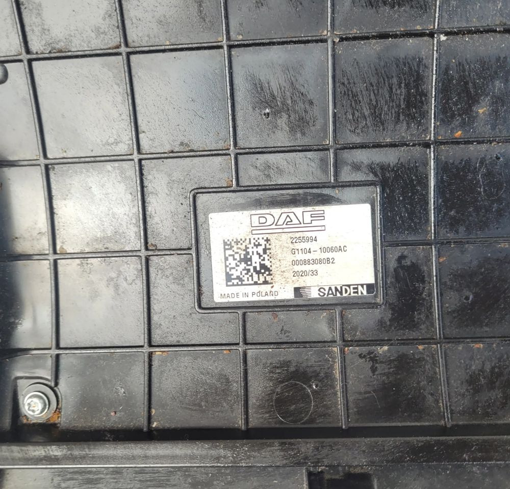 OBUDOWA NAGRZEWNICY NAGRZEWNICA DAF XF 106 LIFT 2255994 ORYGINAŁ CHWALIM116 - Calefacción/ Ventilación para Camión: foto 3 OBUDOWA NAGRZEWNICY NAGRZEWNICA DAF XF 106 LIFT 2255994 ORYGINAŁ CHWALIM116 - Calefacción/ Ventilación para Camión: foto 3