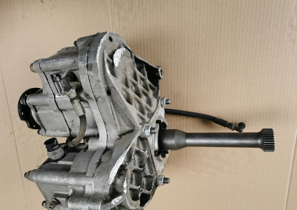 PRZYSTAWKA PTO MERCEDES ACTROS PZB 11098818 - Caja de cambios y piezas para Camión: foto 2 PRZYSTAWKA PTO MERCEDES ACTROS PZB 11098818 - Caja de cambios y piezas para Camión: foto 2