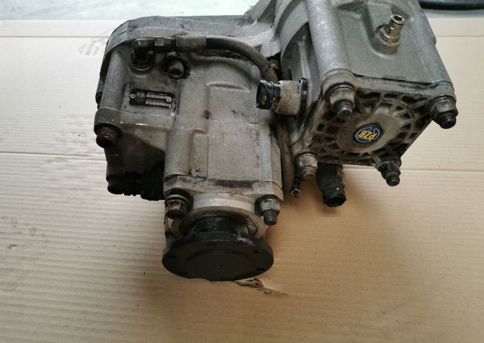 PRZYSTAWKA PTO MERCEDES ACTROS PZB 11098818 - Caja de cambios y piezas para Camión: foto 3 PRZYSTAWKA PTO MERCEDES ACTROS PZB 11098818 - Caja de cambios y piezas para Camión: foto 3