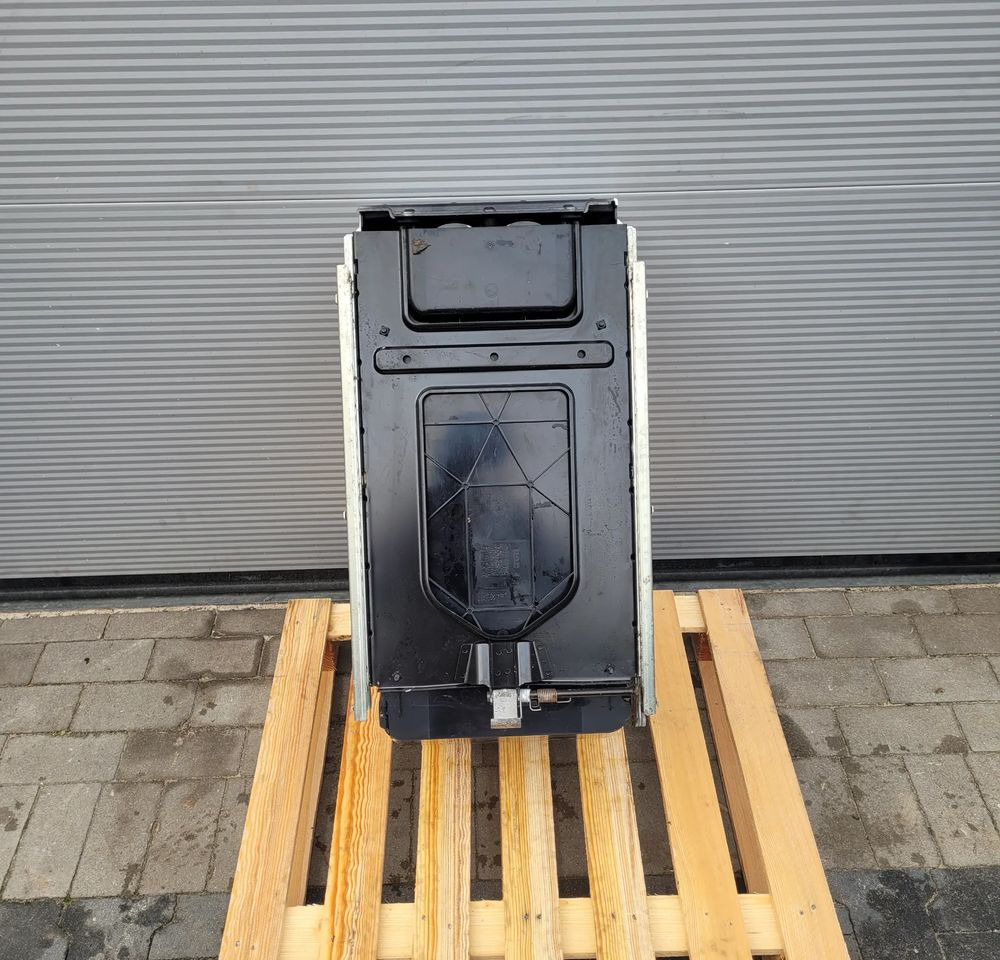 SCHOWEK BOX DAF XF 106 LIFT ORYGINAŁ CHWALIM116 - Recambio para Camión: foto 4 SCHOWEK BOX DAF XF 106 LIFT ORYGINAŁ CHWALIM116 - Recambio para Camión: foto 4
