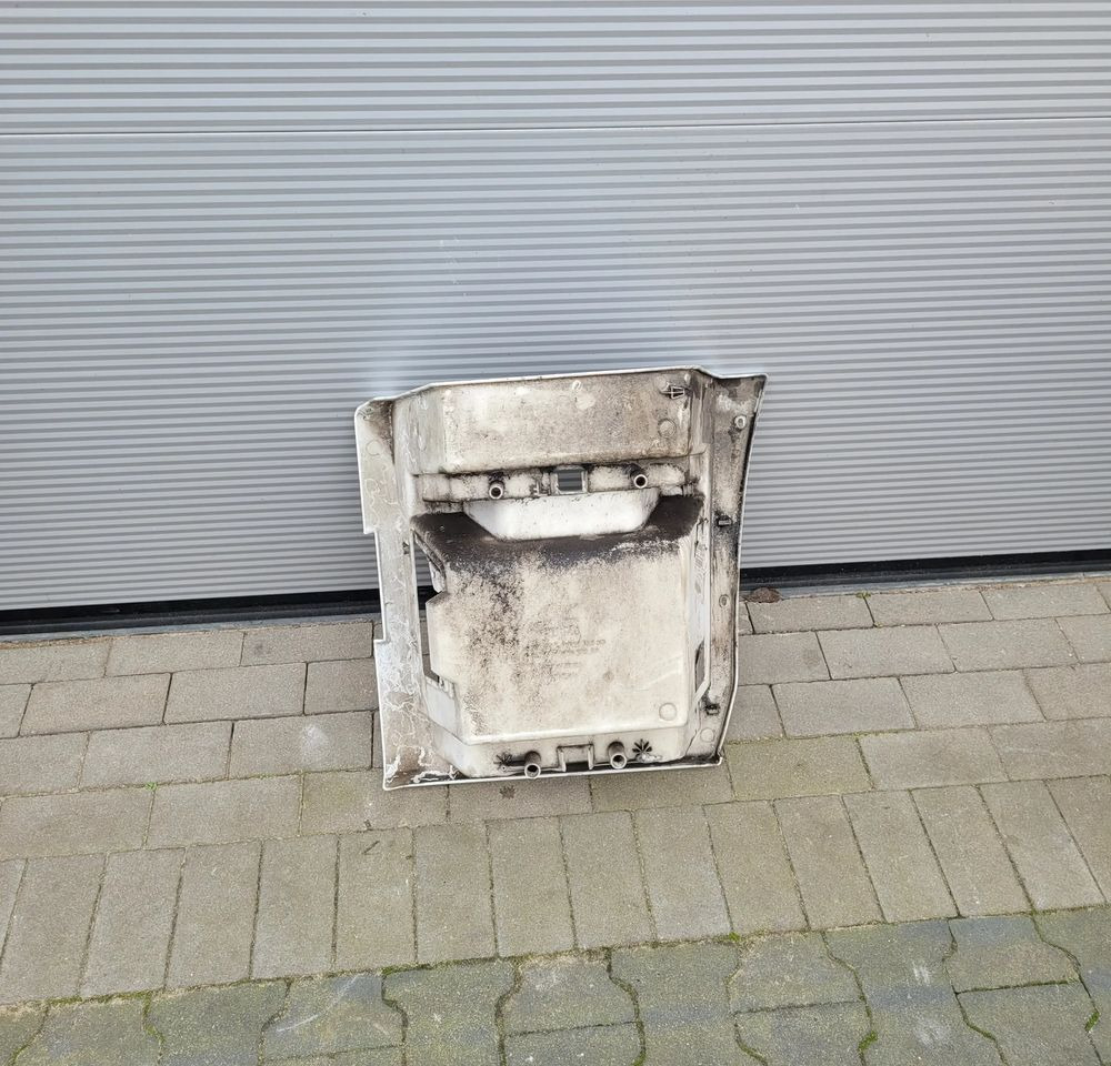 STOPNICA RENAULT RANGE T GAMA RH ORYGINAŁ 50145376 CHWALIM116 - Peldaño para Camión: foto 2 STOPNICA RENAULT RANGE T GAMA RH ORYGINAŁ 50145376 CHWALIM116 - Peldaño para Camión: foto 2
