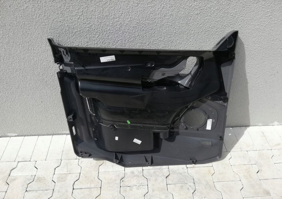 TAPICERKA BOCZEK DRZWI DAF XF 106 RH 1679386 - Puerta y piezas para Camión: foto 4 TAPICERKA BOCZEK DRZWI DAF XF 106 RH 1679386 - Puerta y piezas para Camión: foto 4