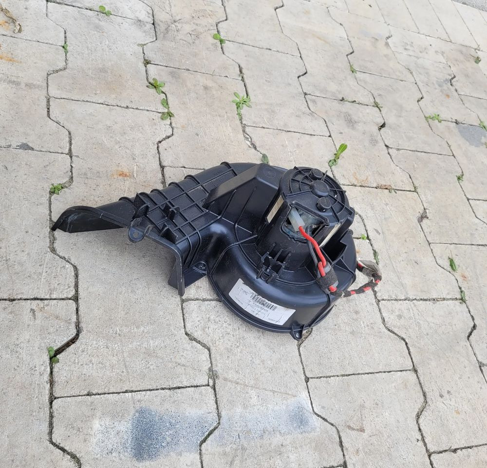 WENTYLATOR NAGRZEWNICY VOLVO FH4 ORYGINAŁ - Ventilador de habitáculo para Camión: foto 1 WENTYLATOR NAGRZEWNICY VOLVO FH4 ORYGINAŁ - Ventilador de habitáculo para Camión: foto 1