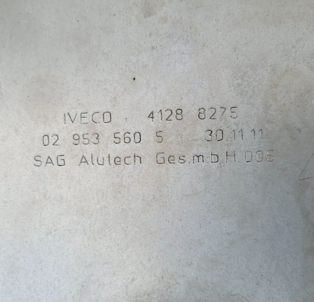 ZBIORNIK PALIWA IVECO STRALIS 560L 125X70X70 - Sistema de combustible para Camión: foto 4 ZBIORNIK PALIWA IVECO STRALIS 560L 125X70X70 - Sistema de combustible para Camión: foto 4