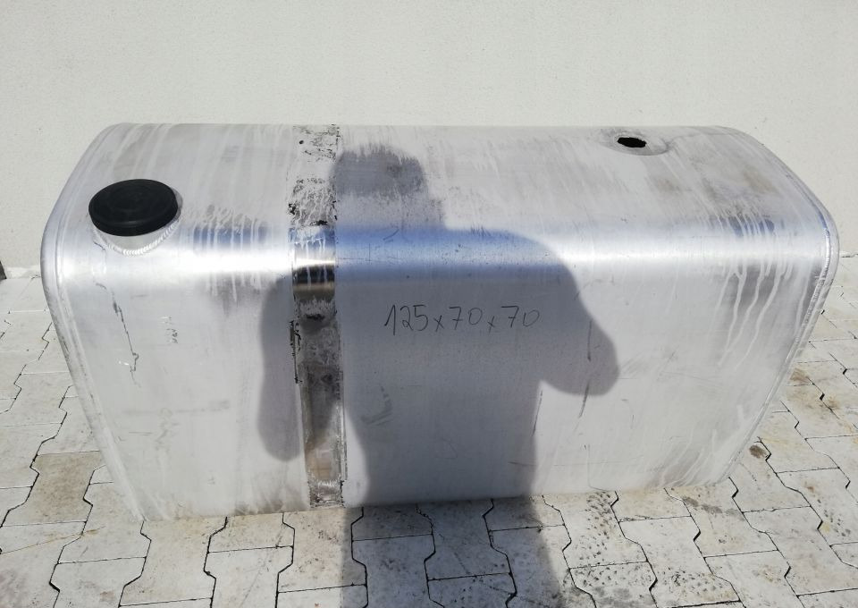 ZBIORNIK PALIWA VOLVO FH 4 RENAULT PREMIUM MAGNUM - Depósito de combustible para Camión: foto 1 ZBIORNIK PALIWA VOLVO FH 4 RENAULT PREMIUM MAGNUM - Depósito de combustible para Camión: foto 1