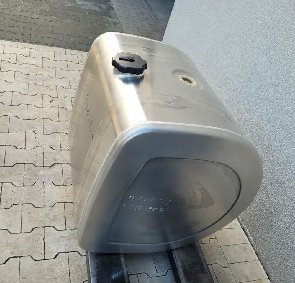 ZBIORNIK PALIWA VOLVO FH RENAULT 22063854 285L - Depósito de combustible para Camión: foto 2 ZBIORNIK PALIWA VOLVO FH RENAULT 22063854 285L - Depósito de combustible para Camión: foto 2