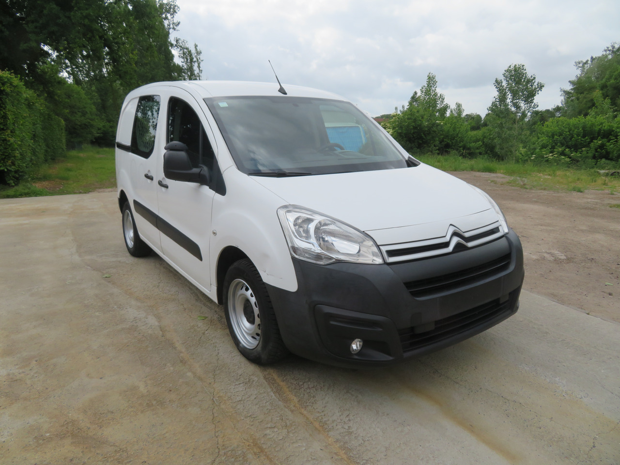 CITROËN Berlingo 1.6 BlueHDi CLUB - Furgón: foto 1 CITROËN Berlingo 1.6 BlueHDi CLUB - Furgón: foto 1