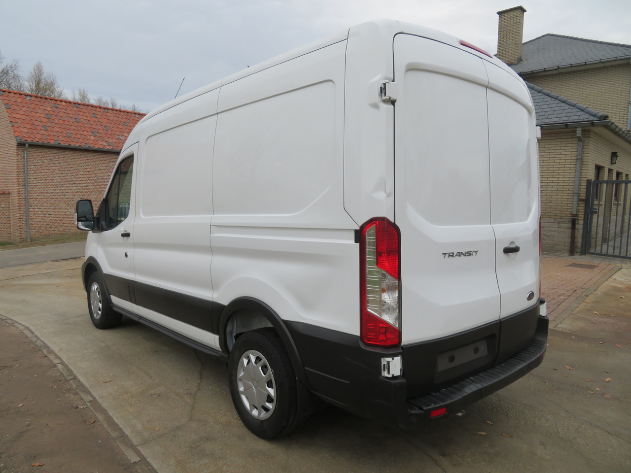 Ford Transit 2.0TDCi TREND - L2H2 - Furgón: foto 5 Ford Transit 2.0TDCi TREND - L2H2 - Furgón: foto 5