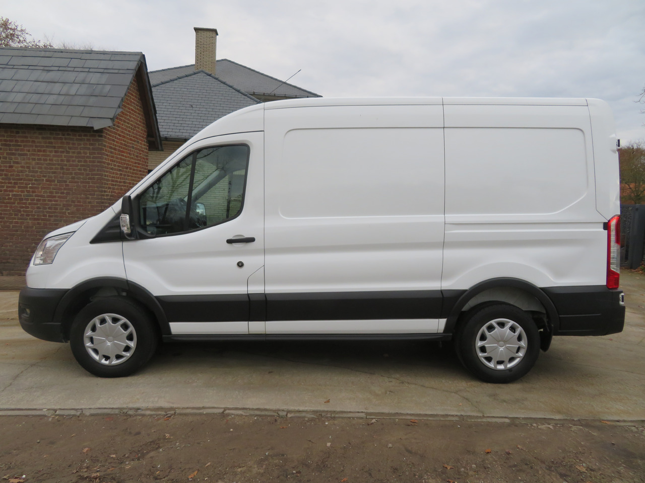 Ford Transit 2.0TDCi TREND - L2H2 - Furgón: foto 4 Ford Transit 2.0TDCi TREND - L2H2 - Furgón: foto 4