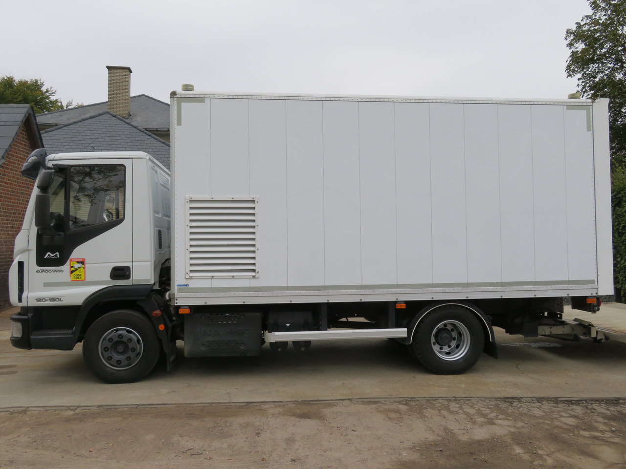 Iveco Eurocargo 120EL - Camión caja cerrada: foto 4 Iveco Eurocargo 120EL - Camión caja cerrada: foto 4