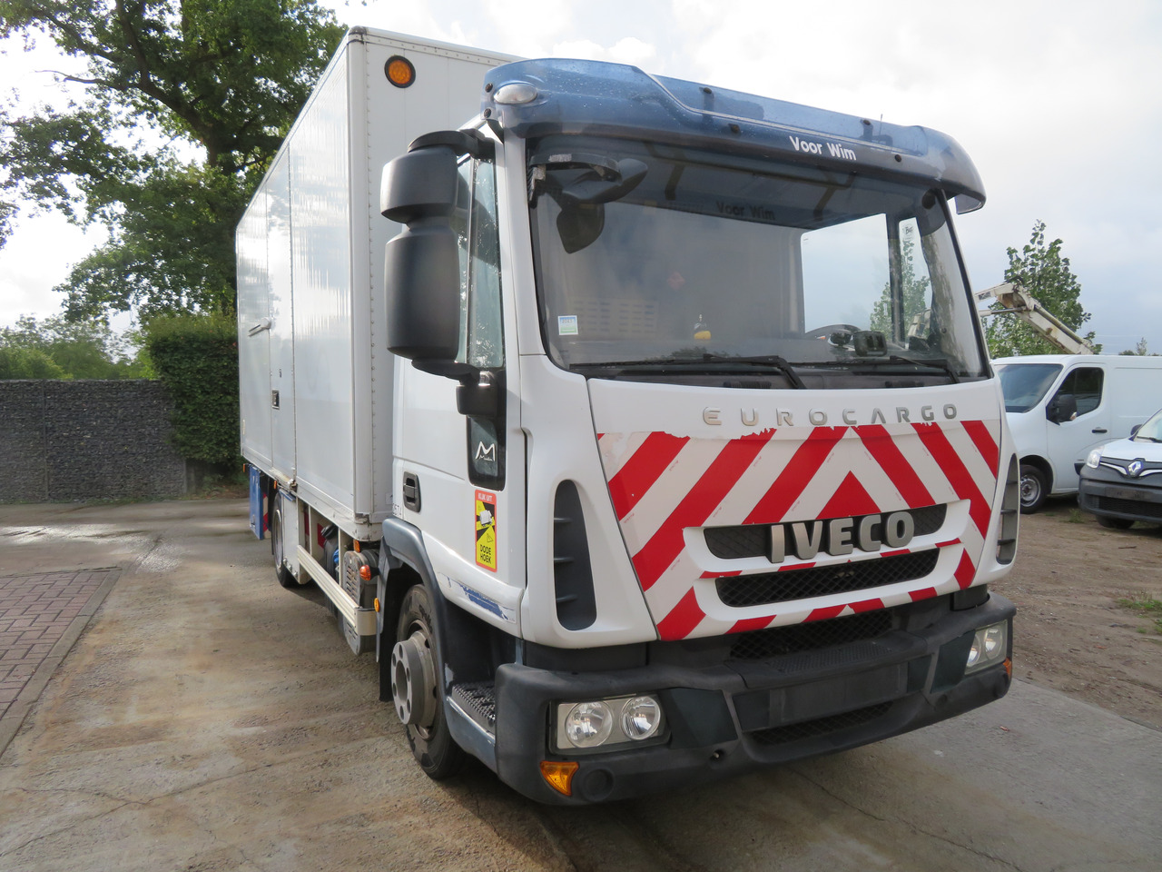 Iveco Eurocargo ML90E18 Bakwagen - Camión caja cerrada: foto 1 Iveco Eurocargo ML90E18 Bakwagen - Camión caja cerrada: foto 1