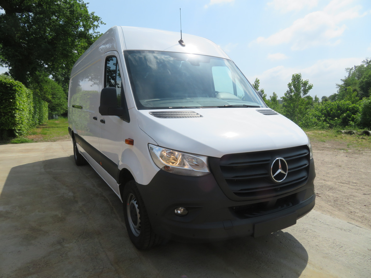 MERCEDES-BENZ Sprinter 317cdi - A3H2 - Furgón: foto 1 MERCEDES-BENZ Sprinter 317cdi - A3H2 - Furgón: foto 1