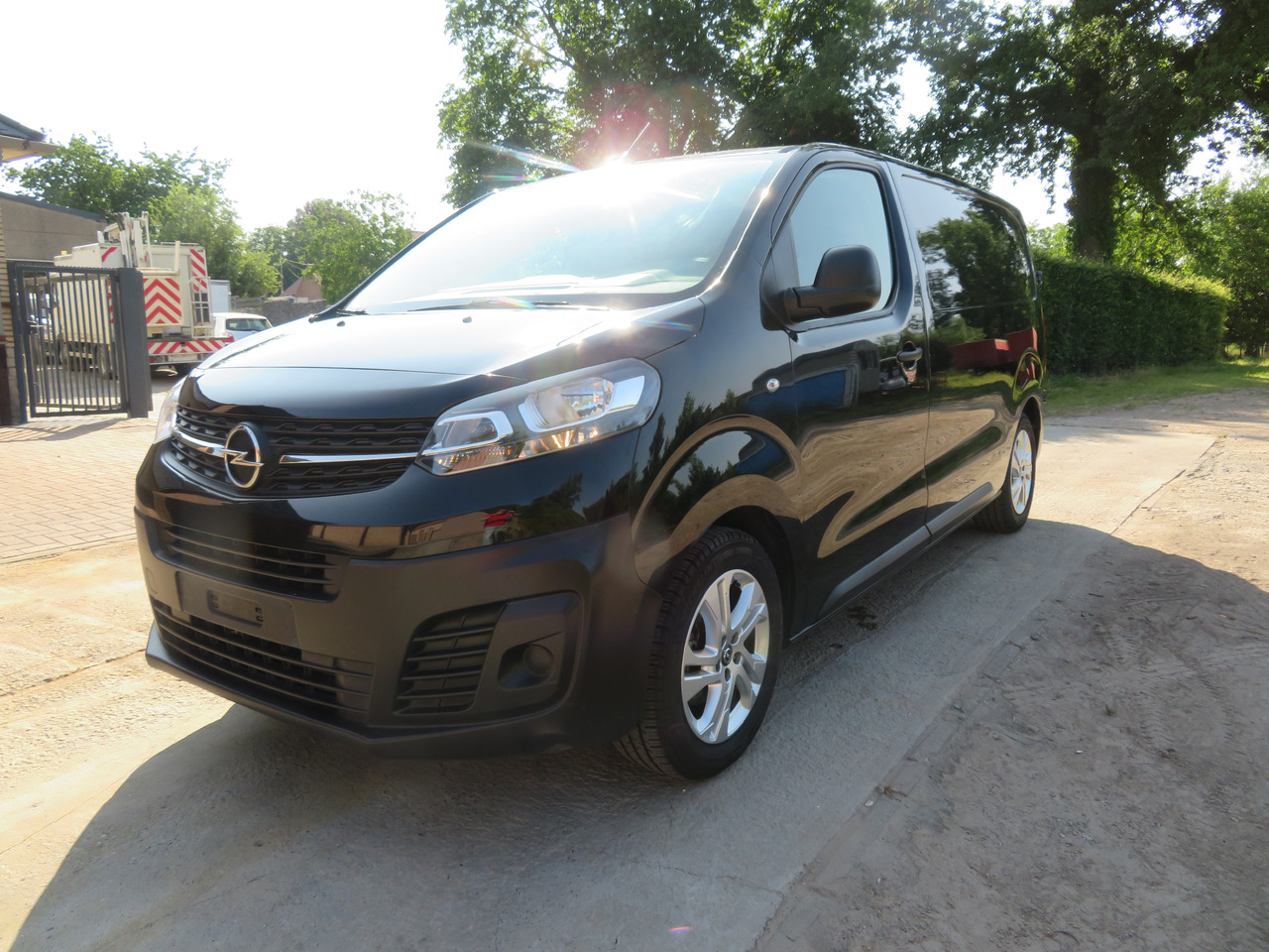 OPEL Vivaro 2.0 Turbo - L2H1 - Furgoneta pequeña: foto 3 OPEL Vivaro 2.0 Turbo - L2H1 - Furgoneta pequeña: foto 3