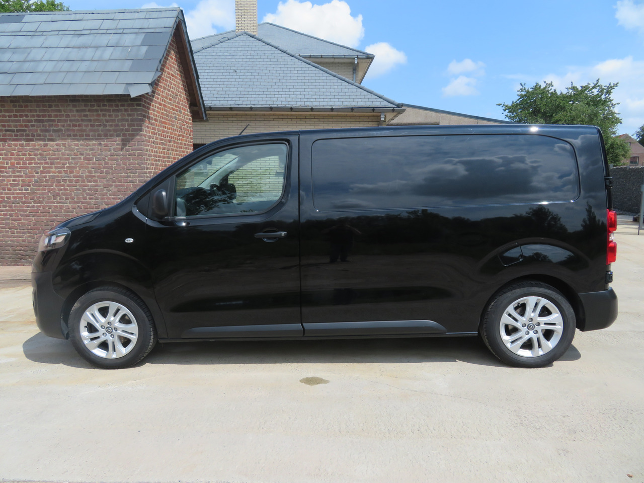 OPEL Vivaro Edition 2.0 Turbo - L2H1 - Furgoneta pequeña: foto 4 OPEL Vivaro Edition 2.0 Turbo - L2H1 - Furgoneta pequeña: foto 4