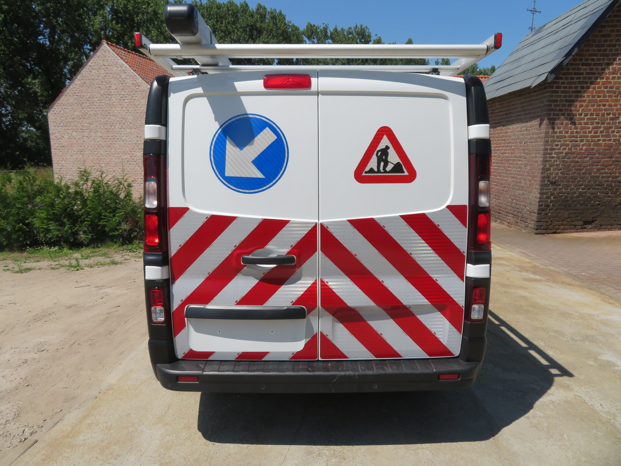 Furgoneta pequeña RENAULT Trafic 2.0dCi - L2H1: foto 6