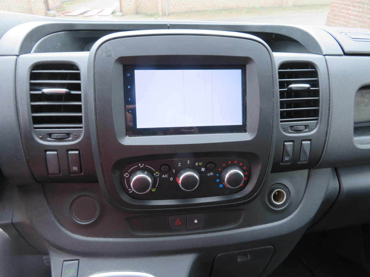 Furgoneta pequeña RENAULT Trafic 2.0dCi - L2H1: foto 14