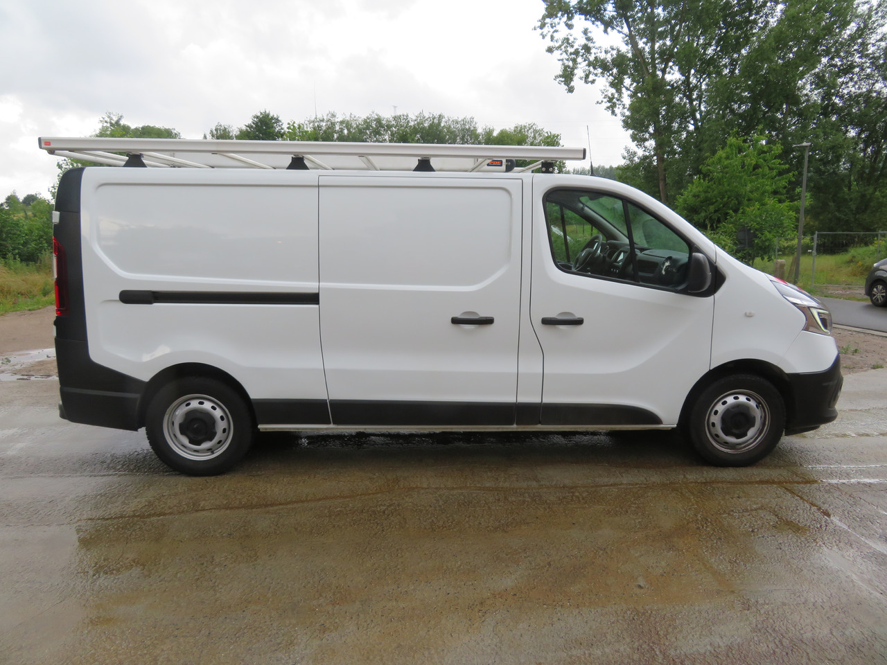 Furgoneta pequeña RENAULT Trafic 2.0dCi - L2H1: foto 8