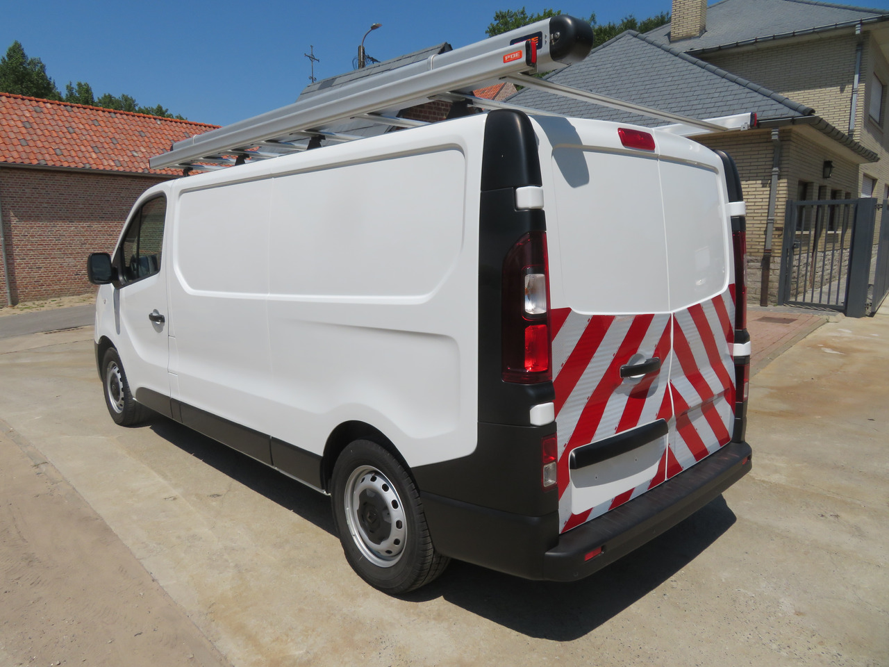 RENAULT Trafic 2.0dCi - L2H1 - Furgoneta pequeña: foto 5 RENAULT Trafic 2.0dCi - L2H1 - Furgoneta pequeña: foto 5