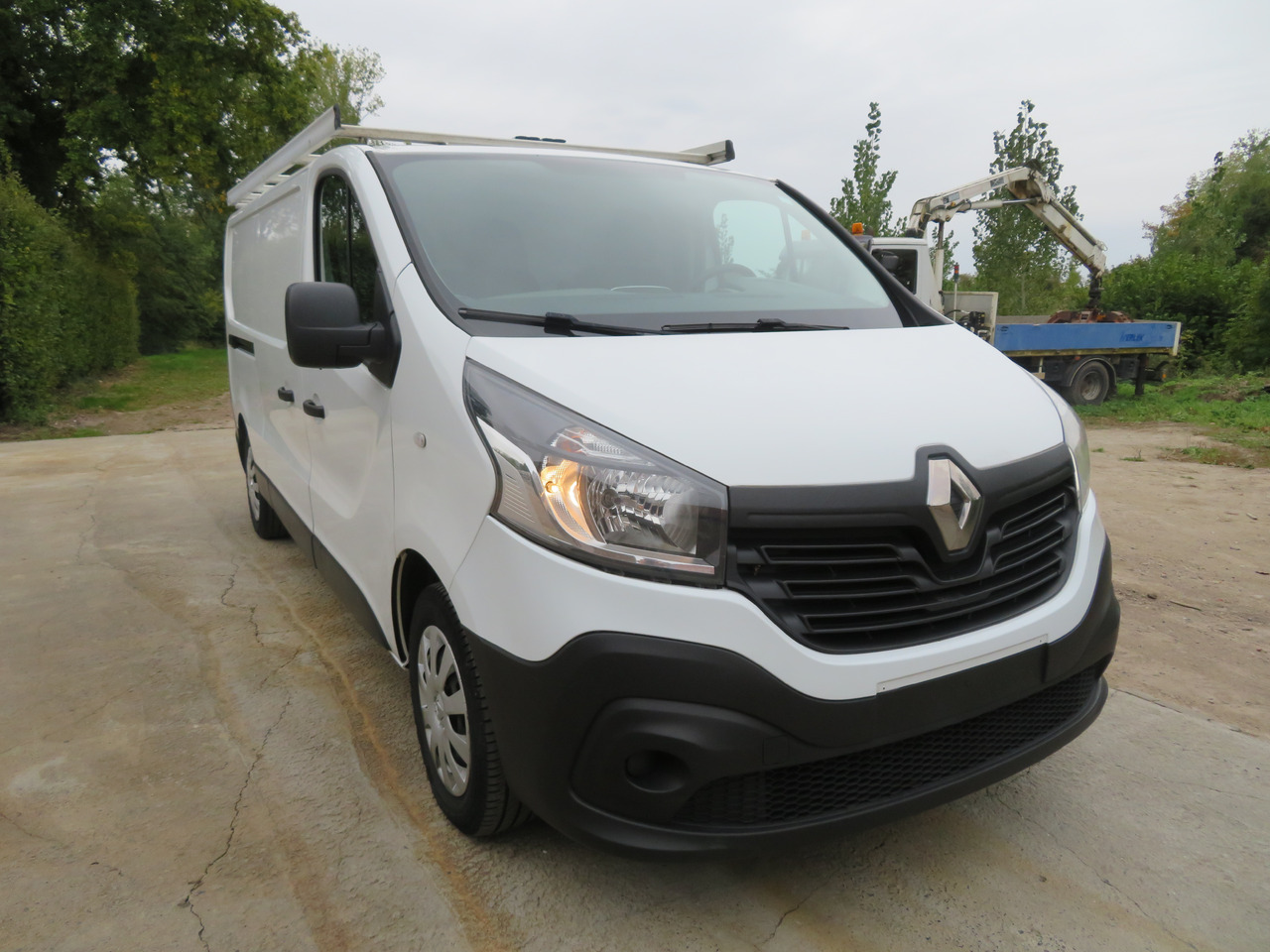 Furgoneta pequeña Renault Trafic 1.6dCi Grand Confort - L2H1: foto 1