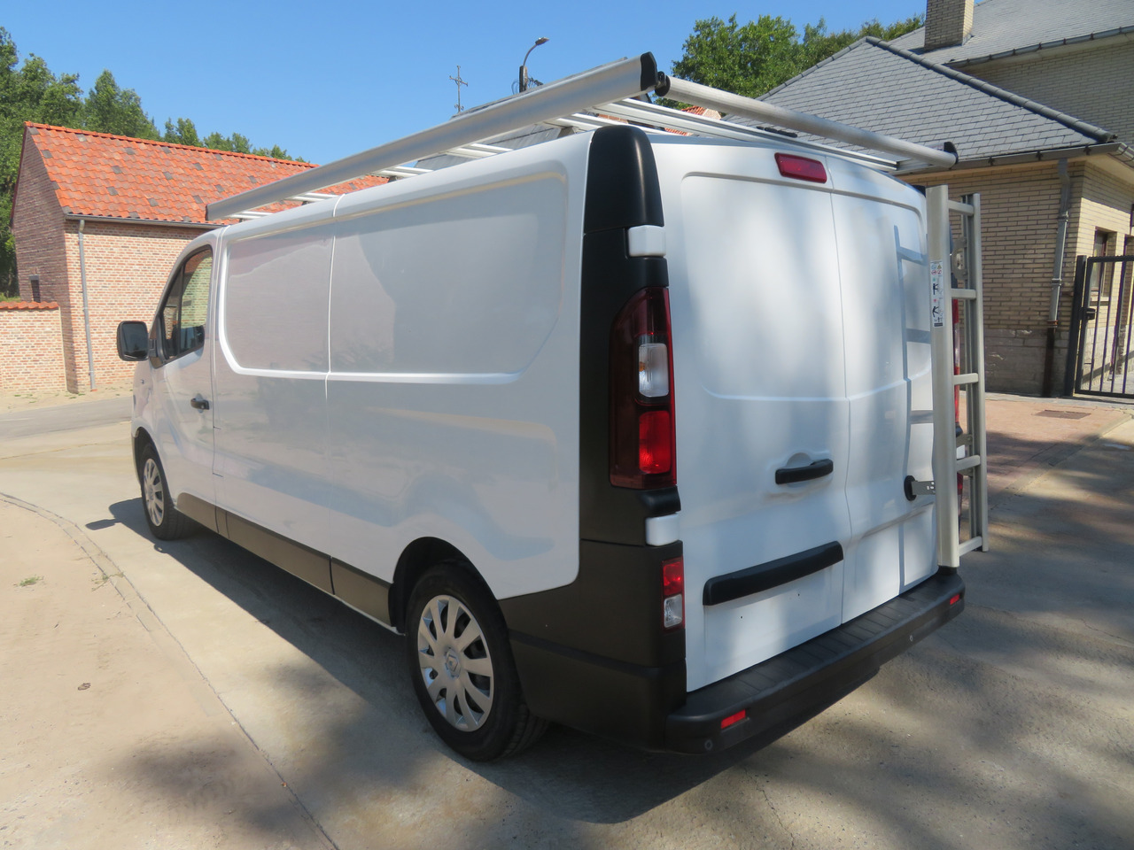 Renault Trafic 1.6dCi Grand Confort - L2H1 - Furgoneta pequeña: foto 5 Renault Trafic 1.6dCi Grand Confort - L2H1 - Furgoneta pequeña: foto 5