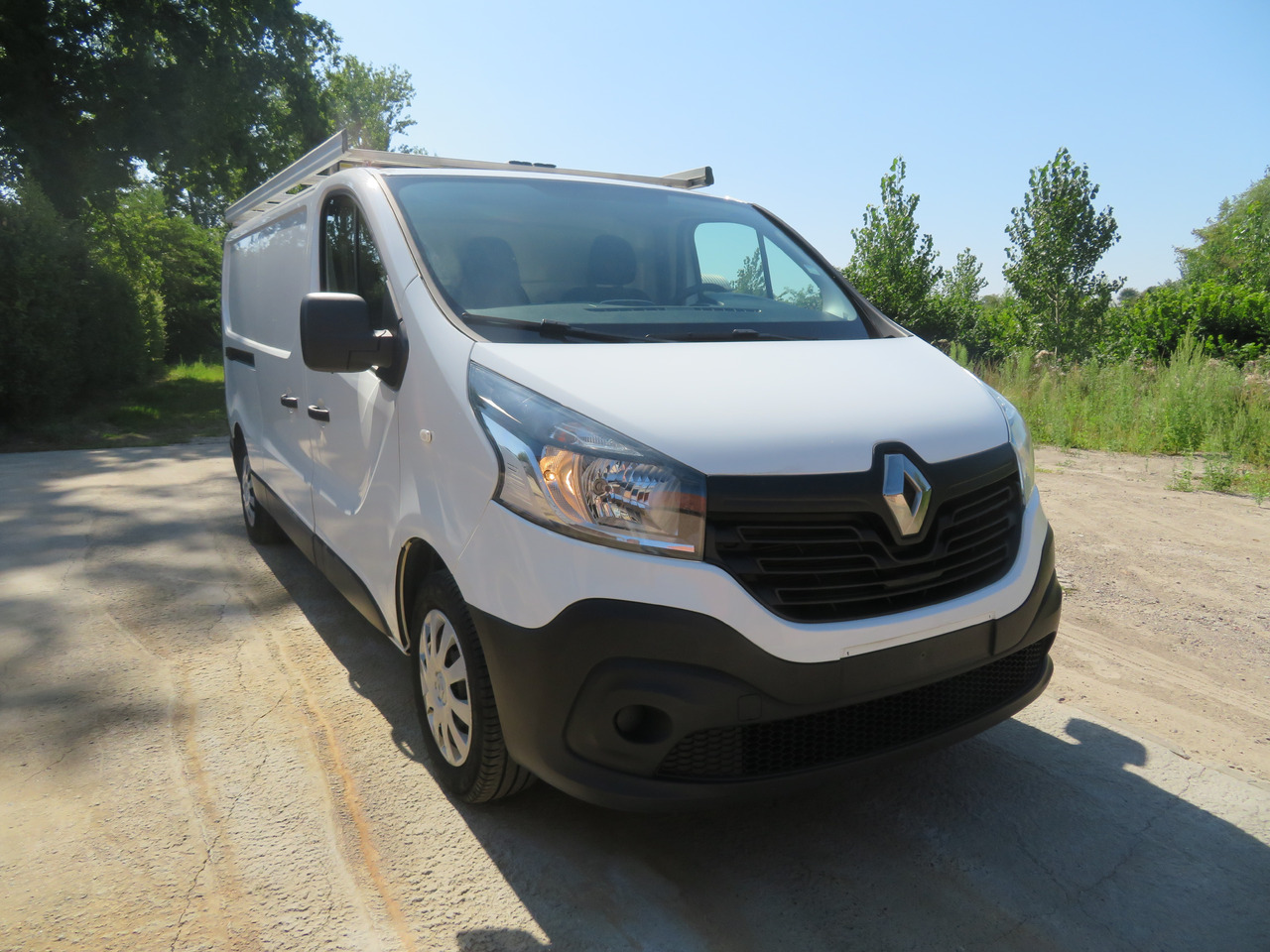Renault Trafic 1.6dCi Grand Confort - L2H1 - Furgoneta pequeña: foto 1 Renault Trafic 1.6dCi Grand Confort - L2H1 - Furgoneta pequeña: foto 1