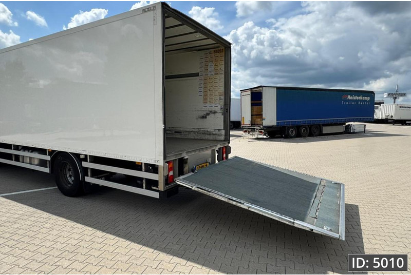 Mercedes-Benz Antos 1824 Day Cab, Euro 6, / Cargolift 2500KG - Camión caja cerrada: foto 3 Mercedes-Benz Antos 1824 Day Cab, Euro 6, / Cargolift 2500KG - Camión caja cerrada: foto 3