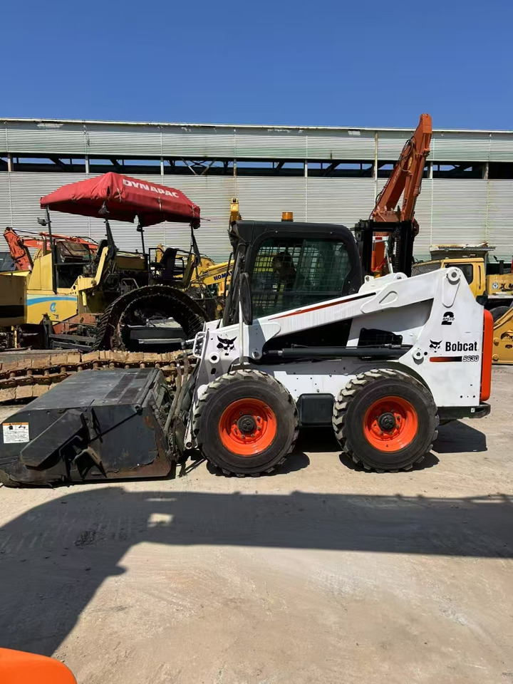 BOBCAT Skid Steer Loader S630 Good Condition - Minicargadora: foto 2 BOBCAT Skid Steer Loader S630 Good Condition - Minicargadora: foto 2