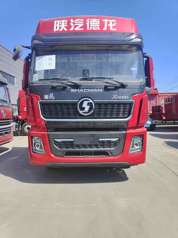 SINOTRUK Delong X5000 6X4 Automatic Tractor - Cabeza tractora: foto 2 SINOTRUK Delong X5000 6X4 Automatic Tractor - Cabeza tractora: foto 2