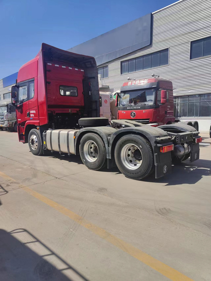 SINOTRUK Delong X5000 6X4 Automatic Tractor - Cabeza tractora: foto 4 SINOTRUK Delong X5000 6X4 Automatic Tractor - Cabeza tractora: foto 4