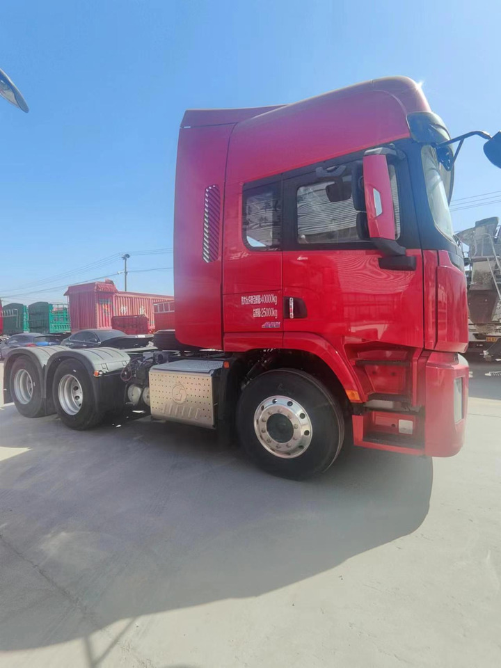 SINOTRUK Delong X5000 6X4 Automatic Tractor - Cabeza tractora: foto 1 SINOTRUK Delong X5000 6X4 Automatic Tractor - Cabeza tractora: foto 1