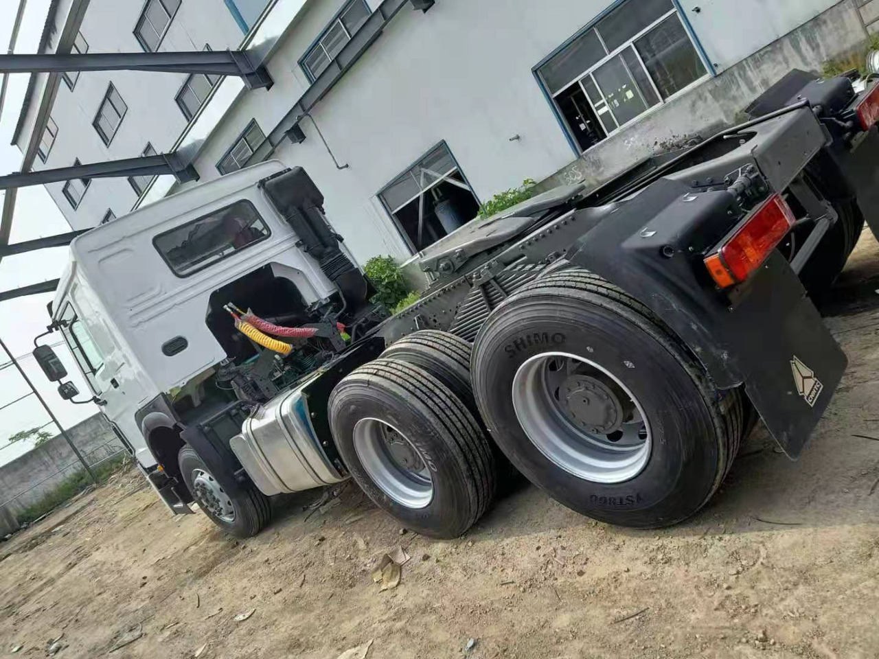 SINOTRUK HOWO 371 CLICK HERE FOR DISCOUNT - Cabeza tractora: foto 4 SINOTRUK HOWO 371 CLICK HERE FOR DISCOUNT - Cabeza tractora: foto 4