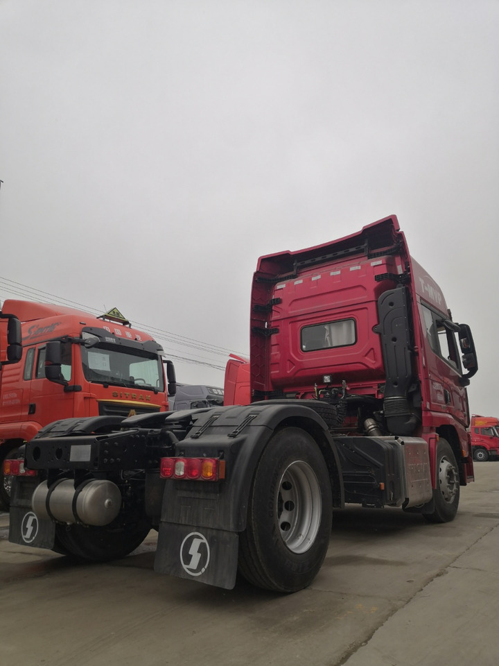 SINOTRUK M1064 4X2 Manual Tractor Unit - Cabeza tractora: foto 5 SINOTRUK M1064 4X2 Manual Tractor Unit - Cabeza tractora: foto 5