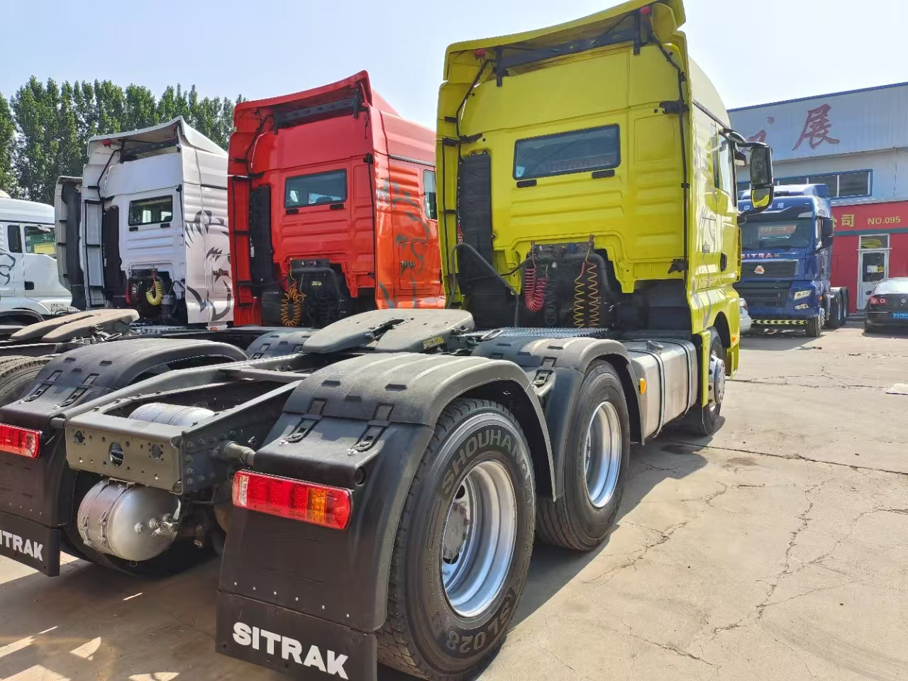 SINOTRUK SITRAK CLICK HERE FOR DISCOUNT - Cabeza tractora: foto 3 SINOTRUK SITRAK CLICK HERE FOR DISCOUNT - Cabeza tractora: foto 3
