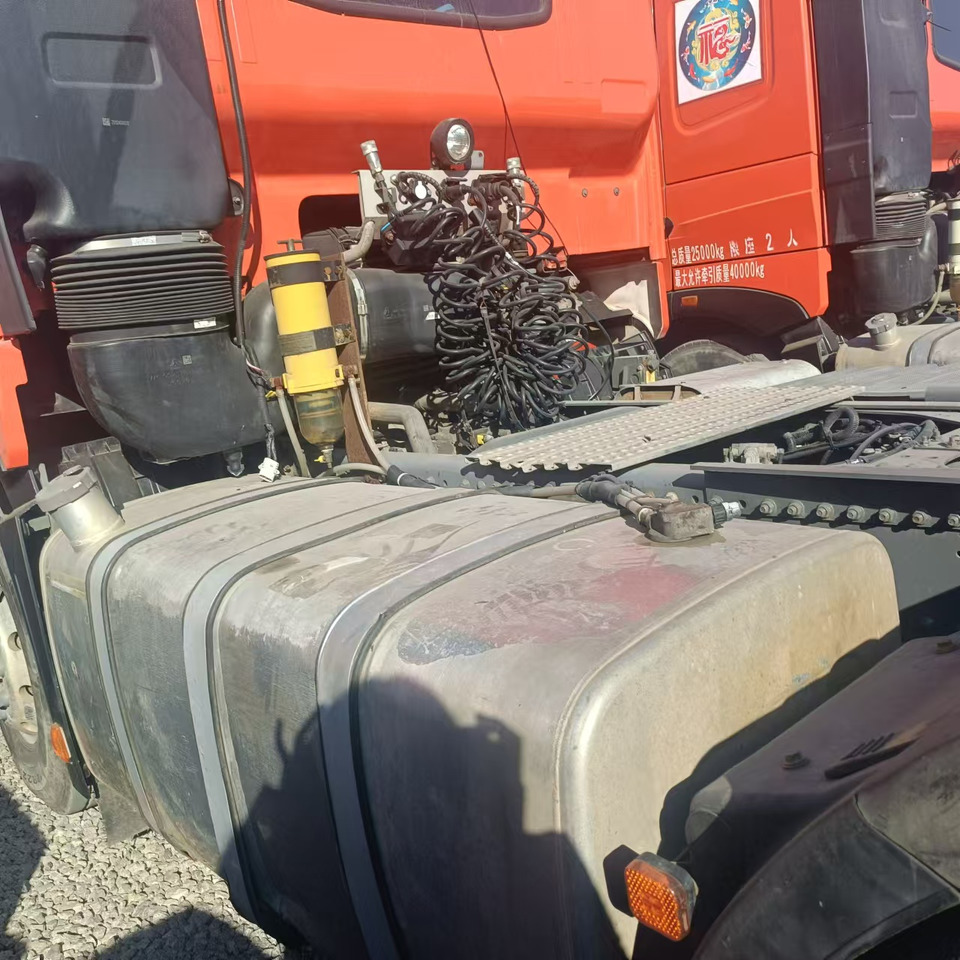 SINOTRUK TH7 CLICK HERE FOR DISCOUNT - Cabeza tractora: foto 5 SINOTRUK TH7 CLICK HERE FOR DISCOUNT - Cabeza tractora: foto 5