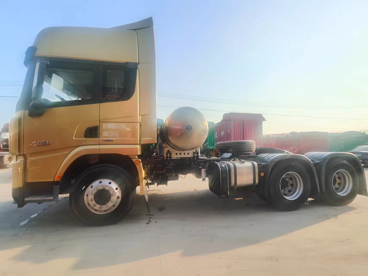 SINOTRUK X5000 6X4 Manual Tractor Unit - Cabeza tractora: foto 4 SINOTRUK X5000 6X4 Manual Tractor Unit - Cabeza tractora: foto 4