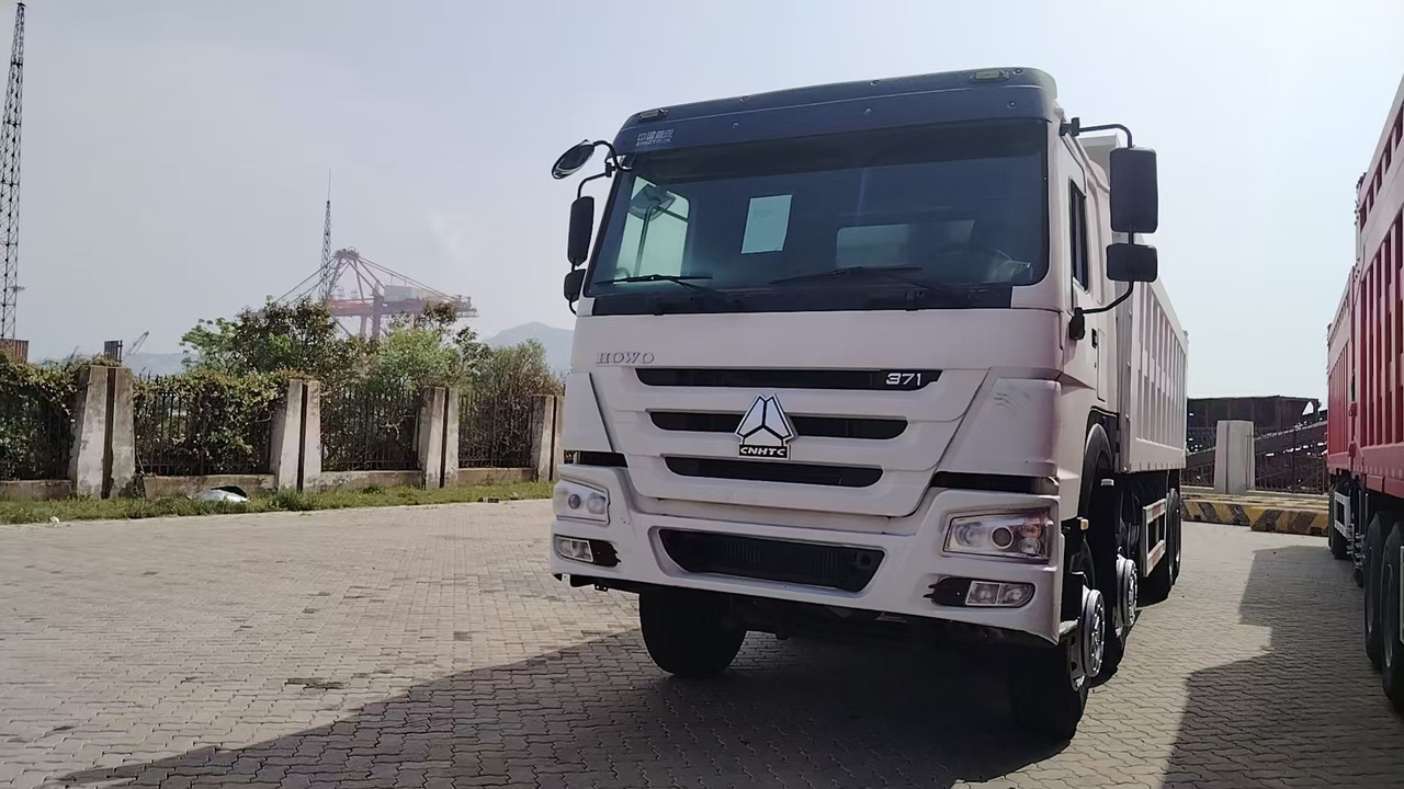 SINOTRUK HOWO 371 8x4 Dump Truck Click for Discount - Camión: foto 1 SINOTRUK HOWO 371 8x4 Dump Truck Click for Discount - Camión: foto 1