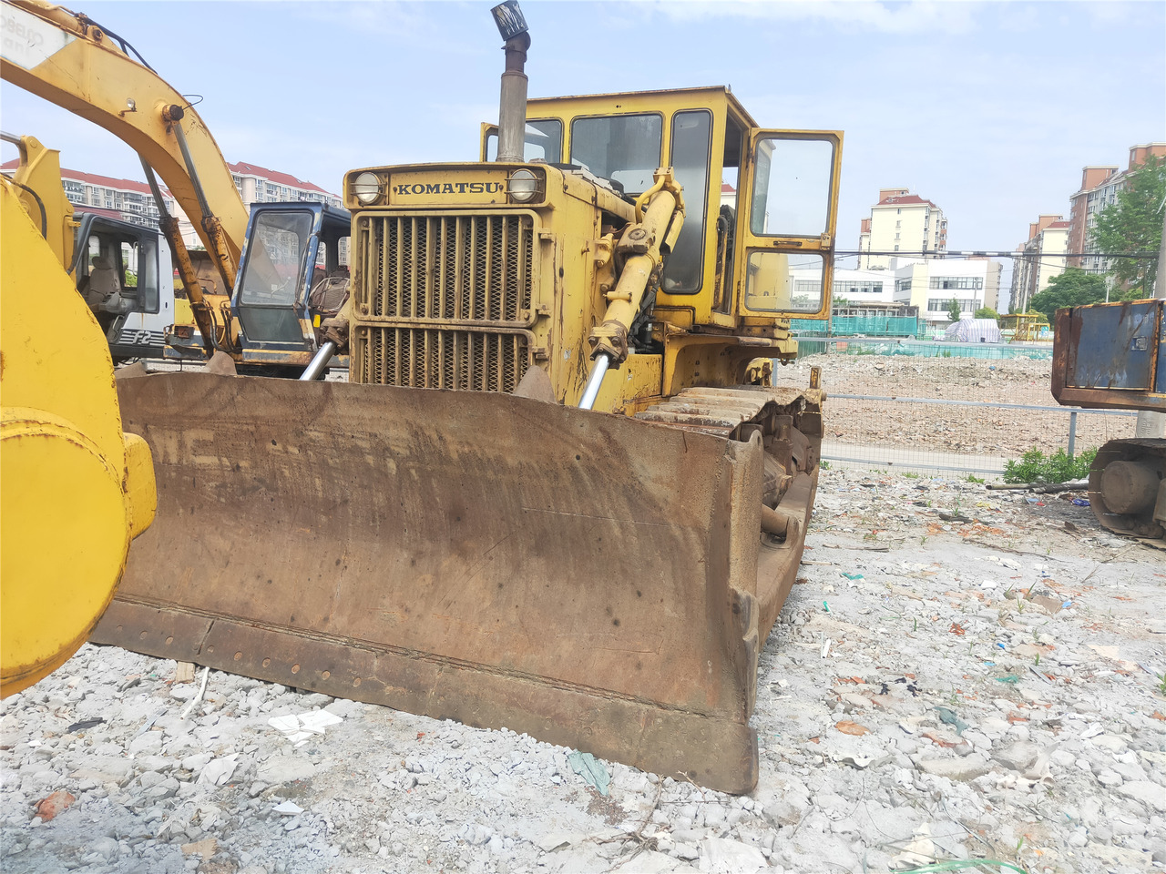 - Bulldozer: foto 2 - Bulldozer: foto 2