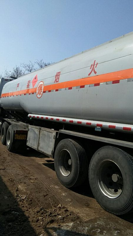 DONGFENG FUEL TANK 6X4 CLICK HERE FOR DISCOUNT - Camión cisterna: foto 4 DONGFENG FUEL TANK 6X4 CLICK HERE FOR DISCOUNT - Camión cisterna: foto 4