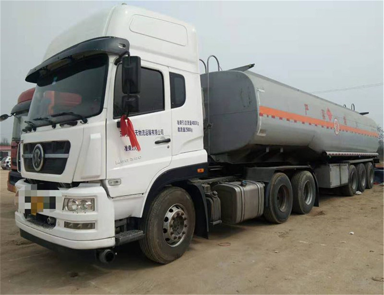 DONGFENG FUEL TANK 6X4 CLICK HERE FOR DISCOUNT - Camión cisterna: foto 2 DONGFENG FUEL TANK 6X4 CLICK HERE FOR DISCOUNT - Camión cisterna: foto 2