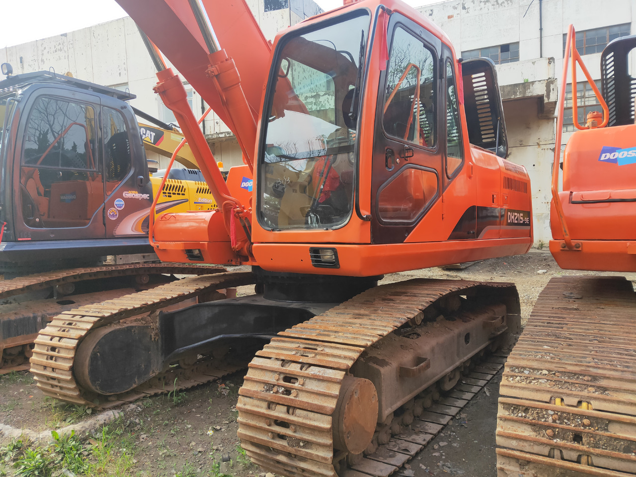 DOOSAN DH215LC-9 - Excavadora de cadenas: foto 4 DOOSAN DH215LC-9 - Excavadora de cadenas: foto 4