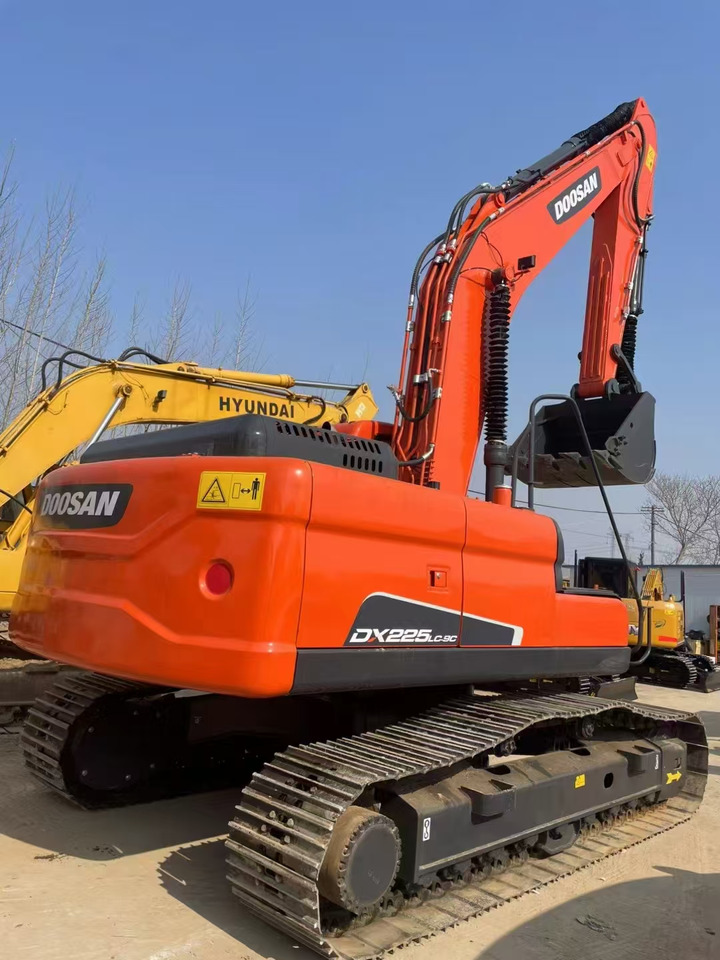 DOOSAN DH225L-9C - Excavadora de cadenas: foto 1 DOOSAN DH225L-9C - Excavadora de cadenas: foto 1