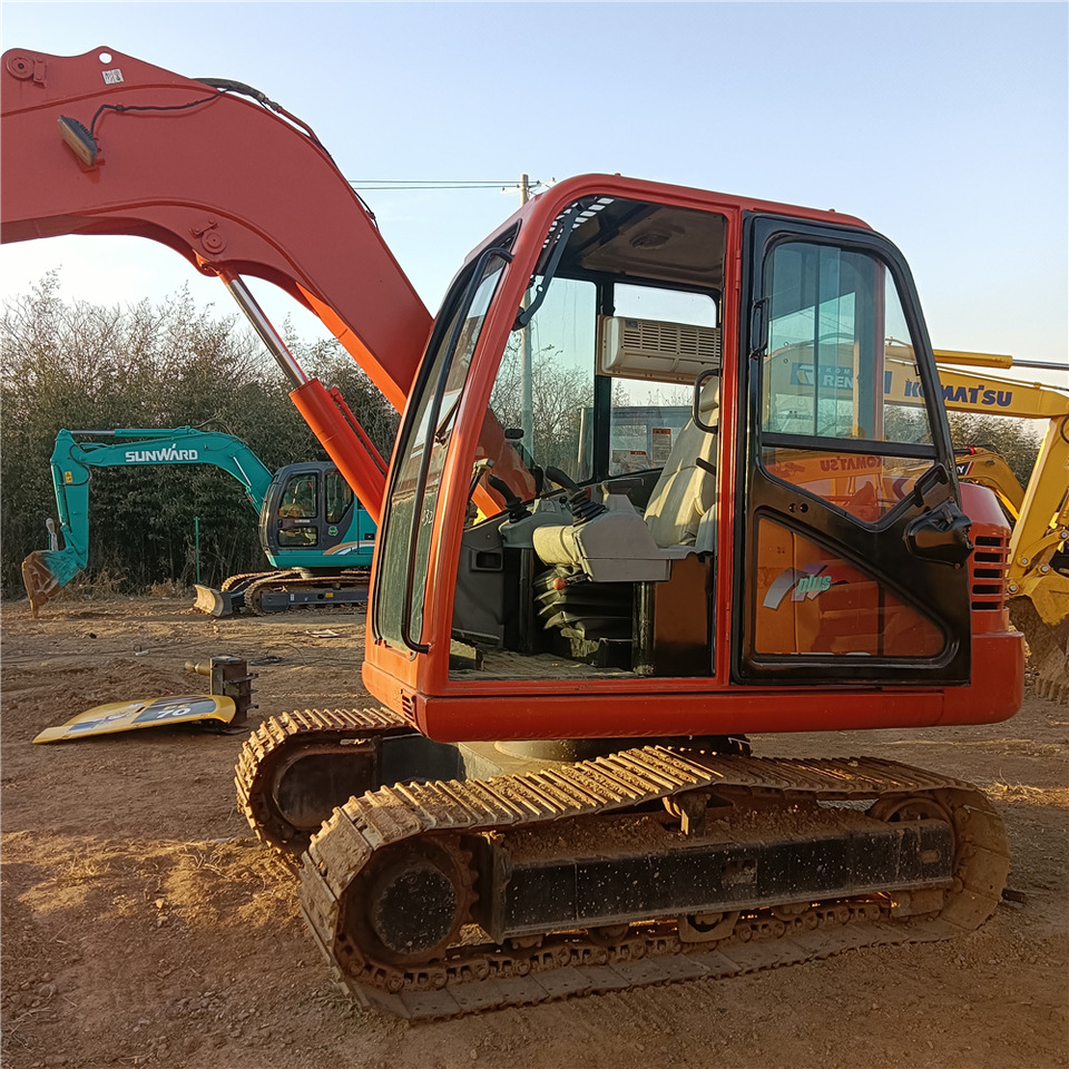 DOOSAN DH70-7 - Excavadora de cadenas: foto 4 DOOSAN DH70-7 - Excavadora de cadenas: foto 4