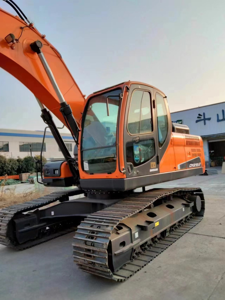 DOOSAN DX225LC-9 - Excavadora de cadenas: foto 3 DOOSAN DX225LC-9 - Excavadora de cadenas: foto 3