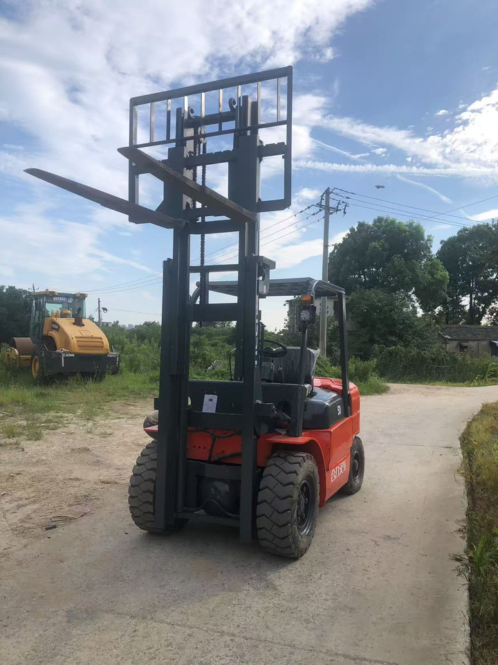 HELI 5Ton Forklift - Carretilla elevadora diésel: foto 4 HELI 5Ton Forklift - Carretilla elevadora diésel: foto 4