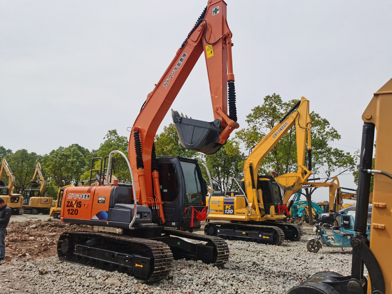 HITACHI ZX120 - Excavadora de cadenas: foto 2 HITACHI ZX120 - Excavadora de cadenas: foto 2