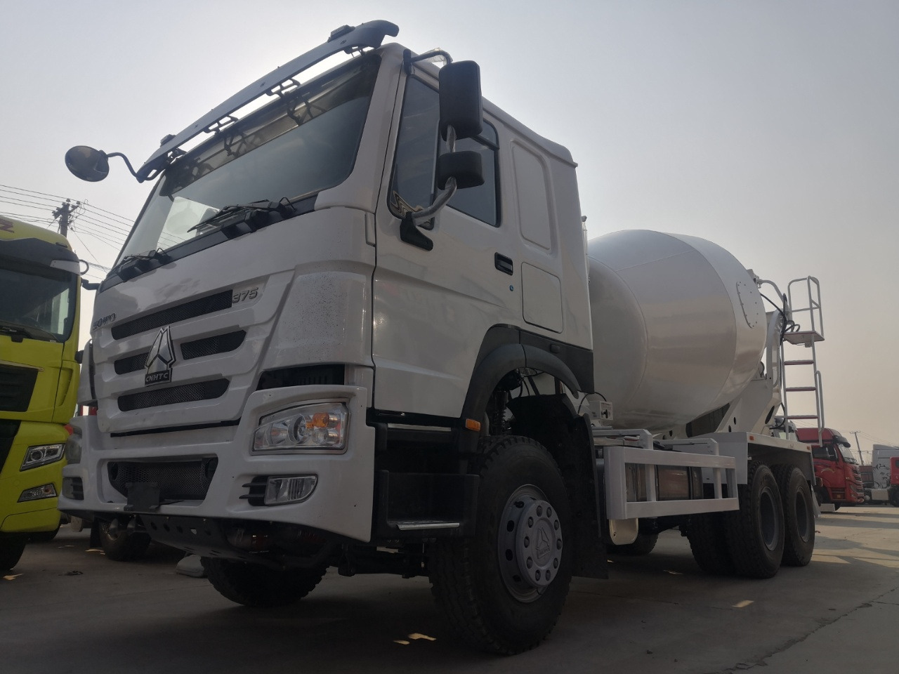 HOWO 10Cube Cement Mixer Truck 6*4 Click Here for Discount - Camión hormigonera: foto 4 HOWO 10Cube Cement Mixer Truck 6*4 Click Here for Discount - Camión hormigonera: foto 4