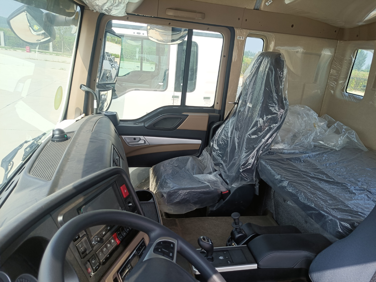 Camión hormigonera HOWO TX350 Cement Mixer Truck: foto 7 Camión hormigonera HOWO TX350 Cement Mixer Truck: foto 7