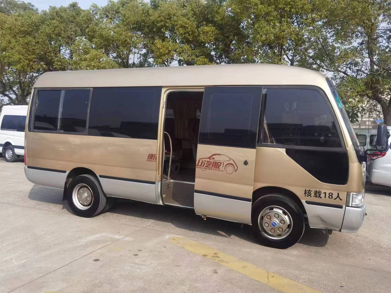 Higer 18-Seater Coach - Autocar: foto 2 Higer 18-Seater Coach - Autocar: foto 2